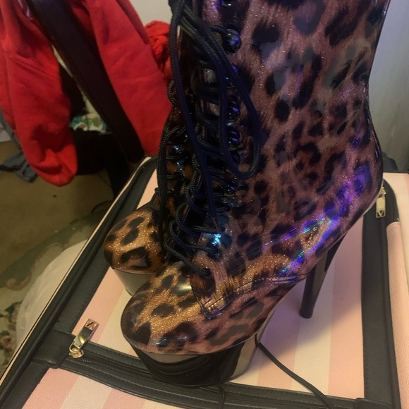 Pleaser - Picture 2 of 6